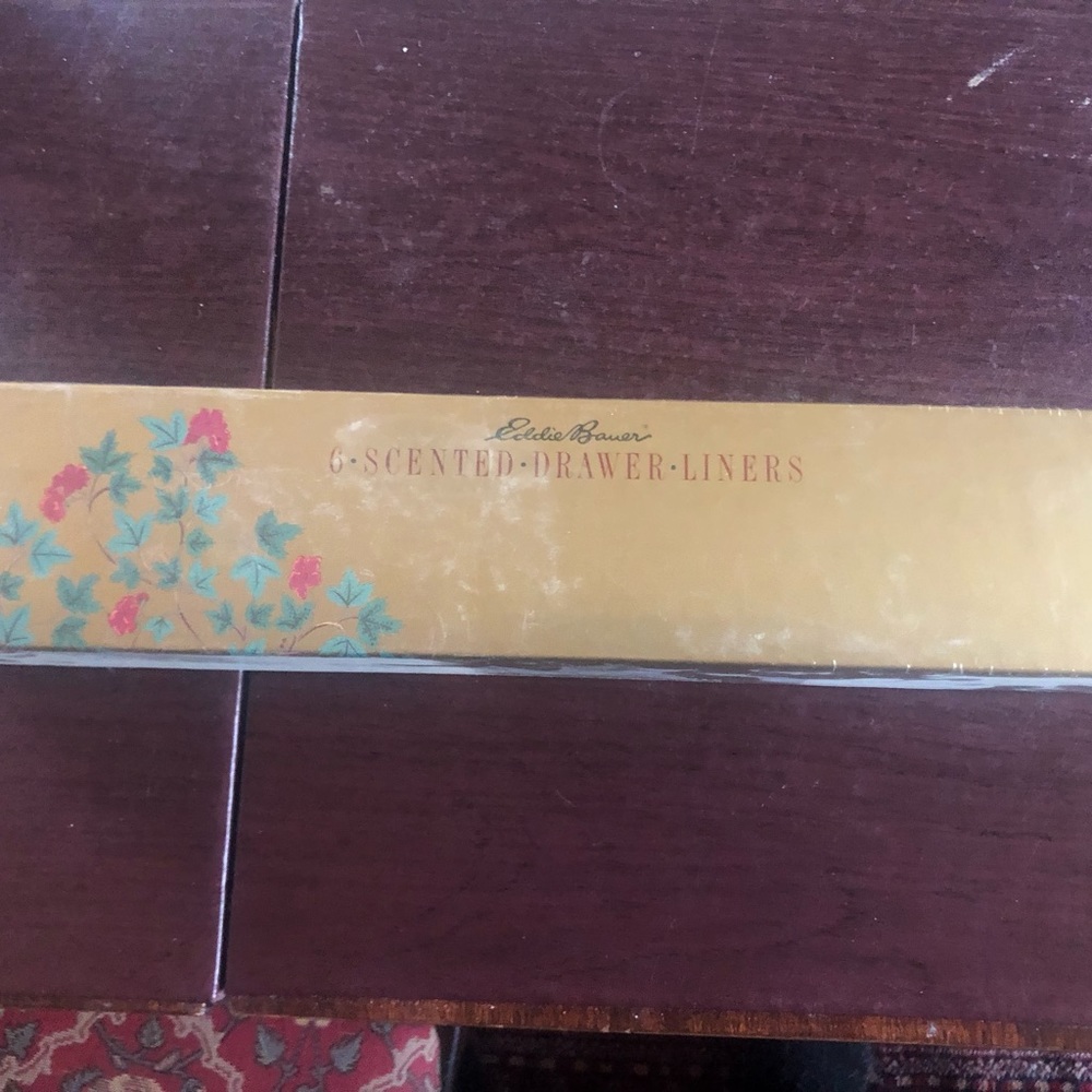 Eddie Bauer scented drawer liners. 6 in the box